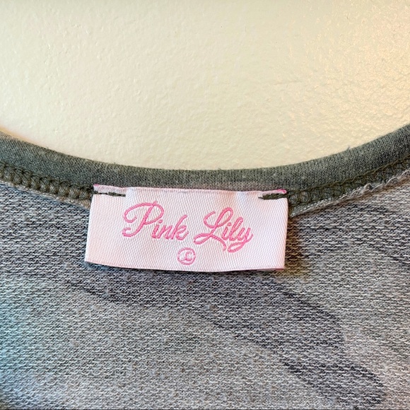 Pink Lily Camo Romper - Picture 2 of 4